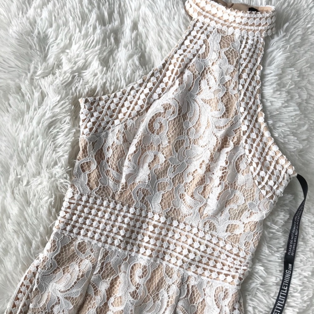 NWT✨ PrettyLittleThing Sexy White Lace Crochet High Neck Dress - Picture 4 of 7